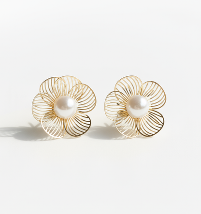 Elegant Gold Flower Pearl Stud Earrings for Women – Chic Daily & Party Wear Jewelry( 1 Pair)