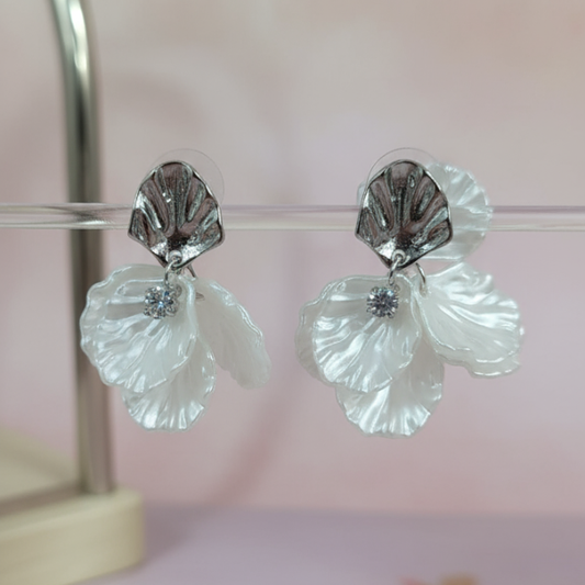 Elegant White Resin Petal Dangle Earrings - Bridal Flower Drop Statement Jewelry (1 Pair)